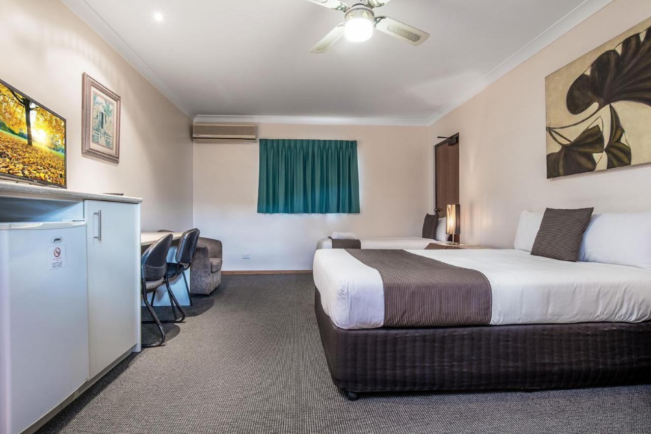 Aspley Carsel Motor Inn Brisbane Exterior photo